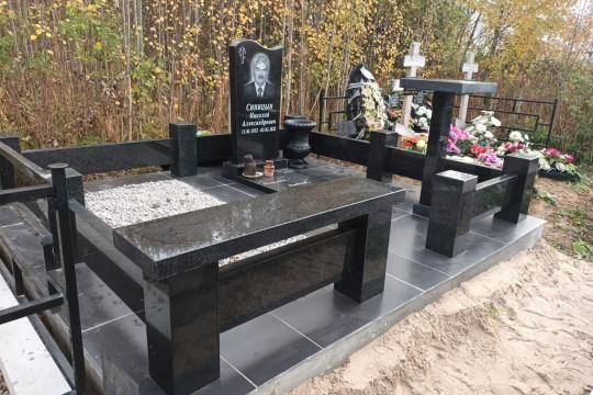 Изготовление, установка памятников и оград 